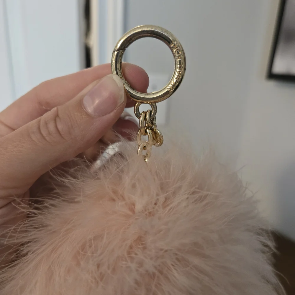 MK Fur Puff Keychain - Picture 6 of 7